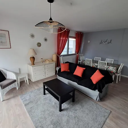 Spacious In With Garden Apartment *